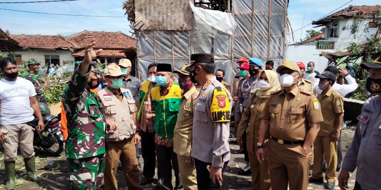 Pemulihan Pasca Bencana Puting Beliung Slangit, Personel TNI-Polri Dikerahkan