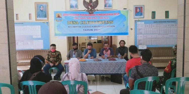 Pandemi Covid-19 penyebarannya masih tinggi dan berdampak kepada perekonomian masyarakat. Dalam prioritas penggunaan Dana Desa tahun 2021,