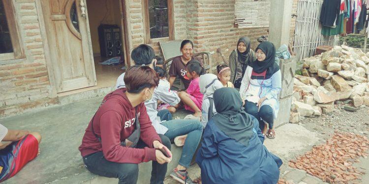 BKM UCIC Berikan Trauma Healing kepada Warga di Desa Slangit