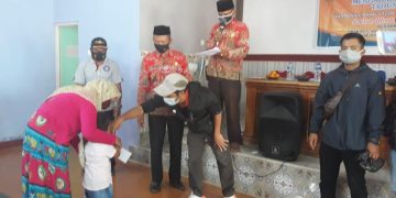Forum Agen BNI E-Warong Kecamatan Waled Gelar Bakti Sosial