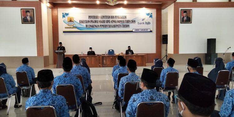 Bupati Serahkan 173 SK CPNS Formasi Tahun 2019