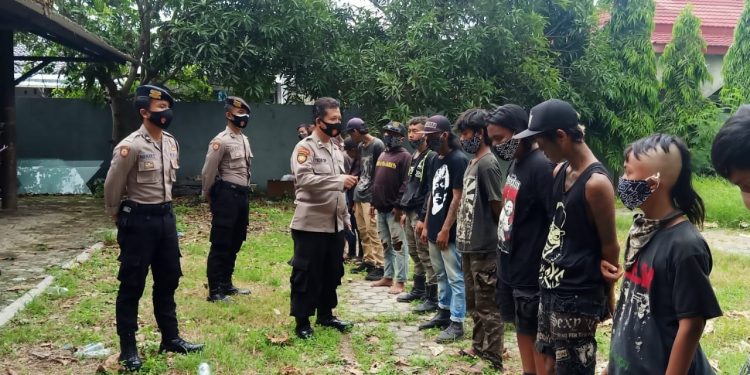 Belasan Anak Punk Diamankan Petugas