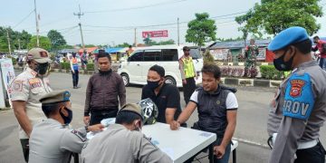 Petugas Gabungan di Majalengka Gelar Razia Prokes