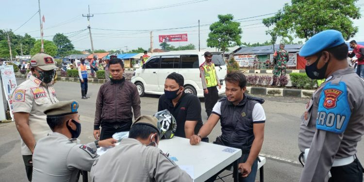Petugas Gabungan di Majalengka Gelar Razia Prokes