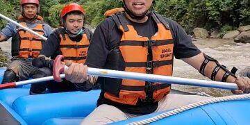 Beredar Video Kadis Bermain Rafting Saat Seluruh Objek Wisata Ditutup
