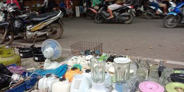 Pedagang Barang Bekas Bertahan di Tengah Pandemi
