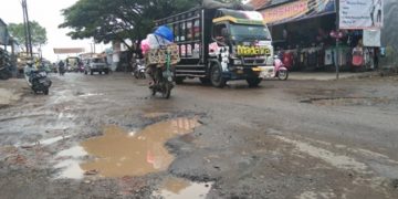 Tak Miliki Drainse, Jalan Pabuaran-Ciledug Cepat Rusak