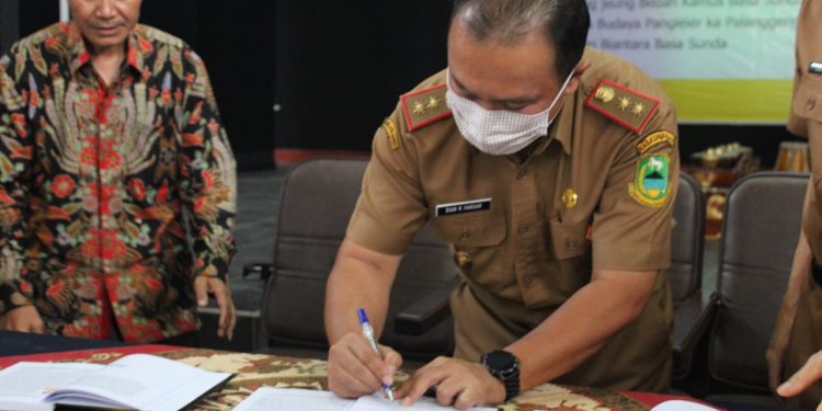 2.194 Kata Bahasa Sunda Dikamuskan