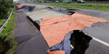 Tergerus Air Hujan, Jalan Tol Cipali KM 122 Amblas