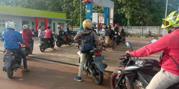 Sejumlah SPBU Mulai Diserbu Pembeli