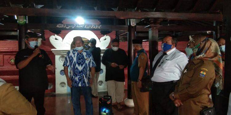 Gerabah Masjid Merah Panjunan Menjadi Potensi Wisata Edukasi