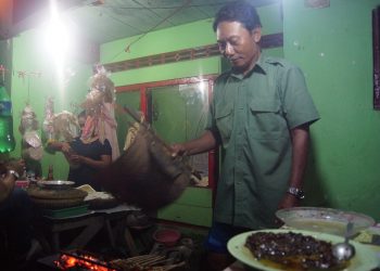 Lezatnya Olahan Sate Keong Mang Cecep