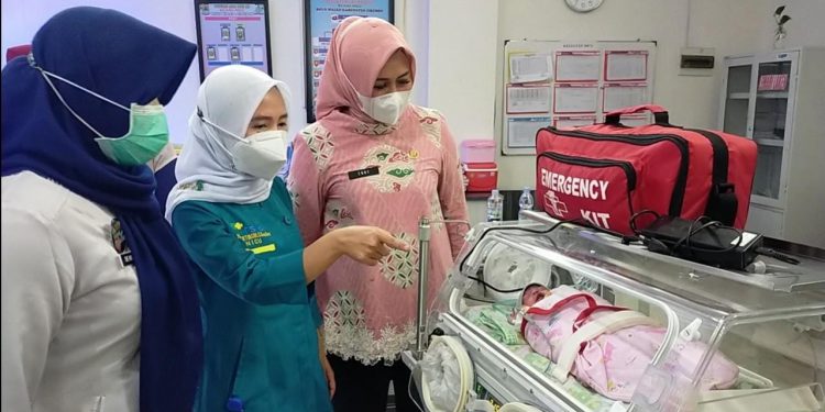 Pasca Operasi, Bayi Kembar Siam Jalani Perawatan di RSUD Waled
