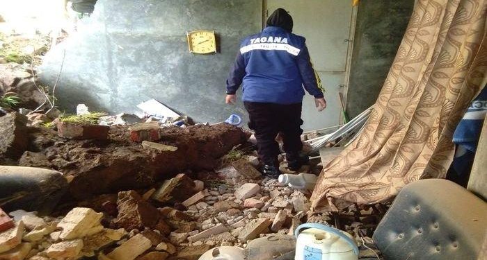 Tebing di Desa Jagasari Longsor, Timpa 1 Rumah Warga