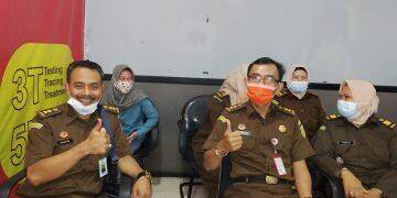 41 Pegawai Kejari Kota Cirebon Lakukan Vaksinasi Tahap Kedua