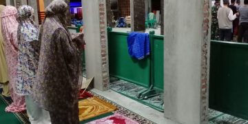 Bupati Nina Subuh Berjamaah di Majakerta