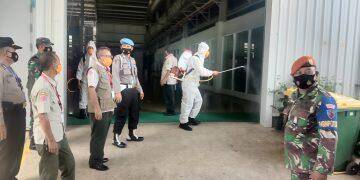BPBD Lakukan Penyemprotan Disinfektan di PT Shoetown