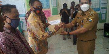 Camat Lemahwungkuk Lantik Ketua RW 04 Cangkol Utara