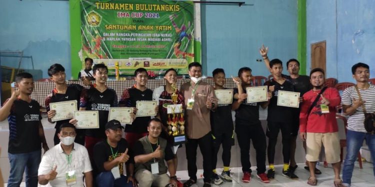 Yayasan Insan Madani Ashri Sukses Gelar Turnamen Bulutangkis dan Santunan Anak Yatim