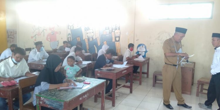 Pemdes Ambulu Luncurkan Program Literasi Selama 3 Bulan