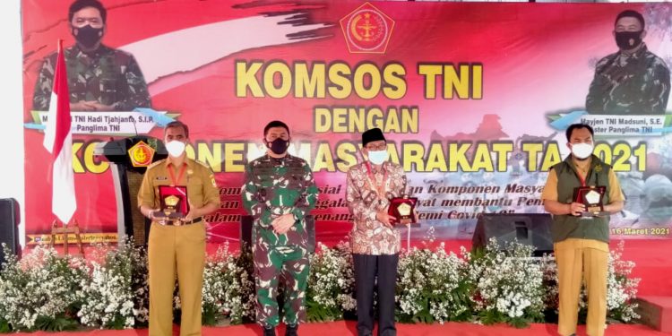 Komsos Bukti Kemanunggalan TNI dengan Rakyat