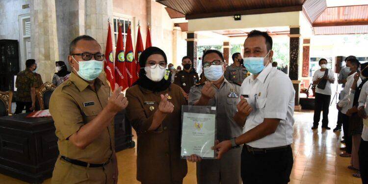 Bupati Bagikan 510 Sertifikat Tanah Gratis