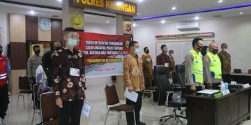 Pengambilan Sumpah dan Penandatangan Pakta Integritas Penerimaan Polri 2021 Melalui Vicon