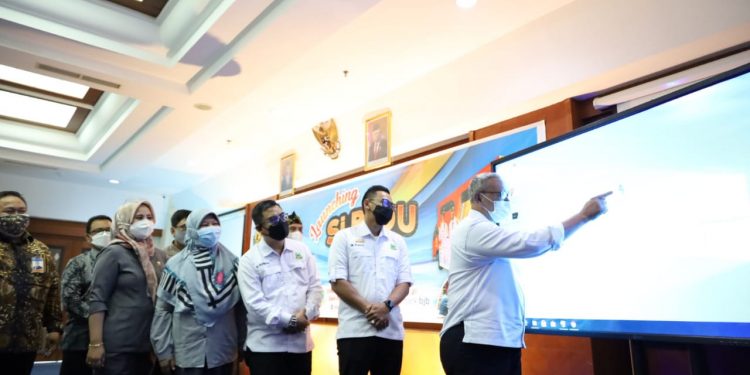 Uu Penuhi Janji Luncurkan Aplikasi Bank Data Si BaDU miRakyat