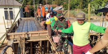 Bantu Masyarakat Desa, Prajurit Kodim Kuningan Gelar Karya Bakti
