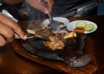 Cita Rasa Kambing Bakar Taaj Cairo, Anti Prengus dan Rendah Kolesterol