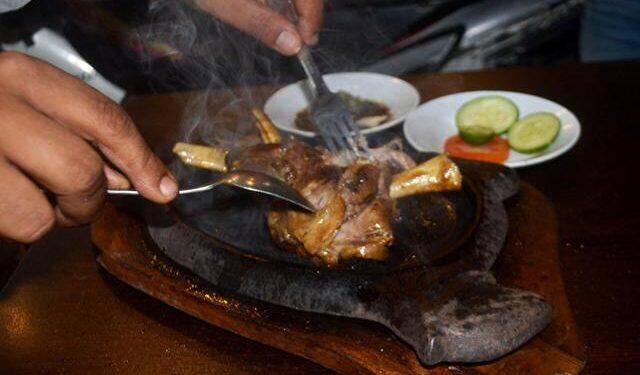 Cita Rasa Kambing Bakar Taaj Cairo, Anti Prengus dan Rendah Kolesterol
