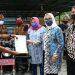 Eti Serahkan Bentor untuk Angkut Sampah