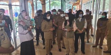 Tim Pakar Satgas Covid-19 Nasional Kunjungi Indramayu