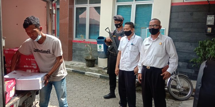 Mendapat Pengawalan Ketat, Surat Suara Pilkades Serentak Mulai Didistribusikan