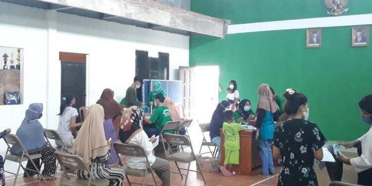 Pemdes Cibogo Salurkan BLT DD Tahap Pertama untuk 100 KPM