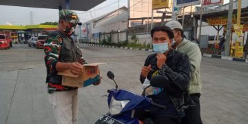Ramadan Penuh Berkah, LMP Kab. Cirebon Berbagi Ratusan Takjil