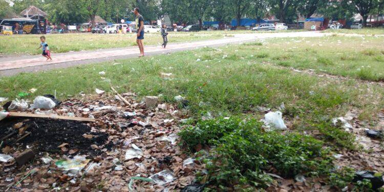 Terlihat Kumuh, Alun-alun Kasepuhan Butuh Petugas Kebersihan