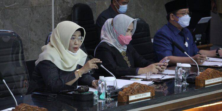 Walikota Sampaikan Raperda PP APBD 2020
