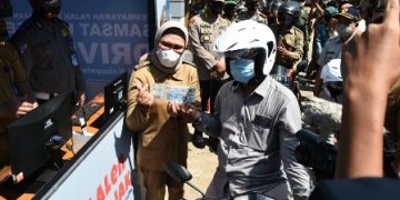 Bupati Luncurkan Drive Thru Samsat Haurgeulis