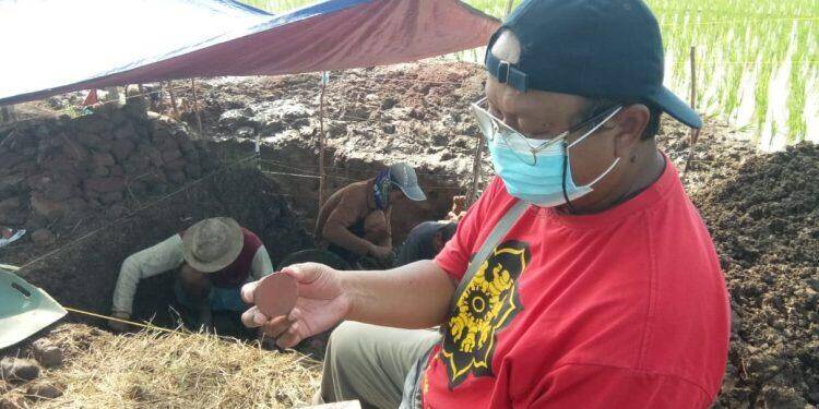 Ekskavasi Situs Dengkel Sambimaya, Tim Arkeolog Temukan Alat Permainan Kuno