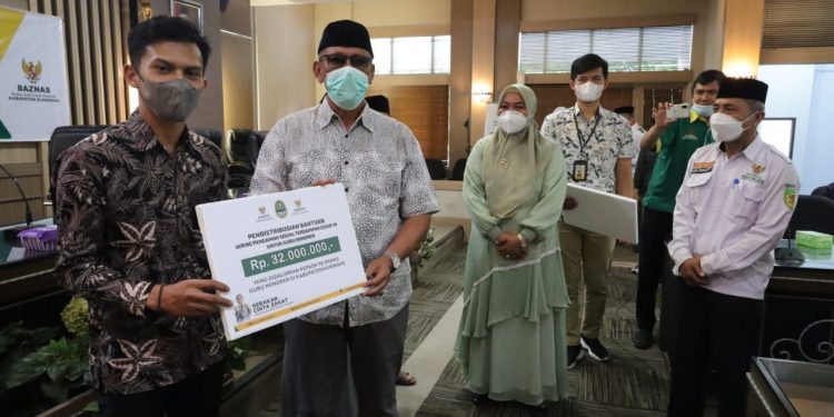 Baznas Salurkan Bantuan Jaring Pengaman Sosial Terdampak Covid-19