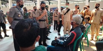 Kapolda Jabar Tinjau Vaksinasi Massal di Cirebon, Ini Pesannya