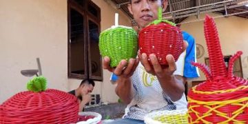 Kerajinan Rotan Sintetis Makin Diminati Pasar Lokal