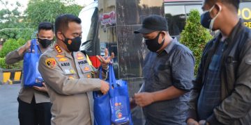 Polresta Cirebon Berikan APD dan Vitamin kepada Jurnalis
