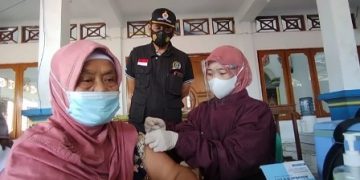 Pantau Kegiatan Vaksinasi, Ketua DPRD Apresiasi Antusias Warga