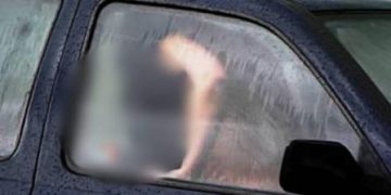 Pasangan Muda Mudi Terciduk Mesum Dalam Mobil