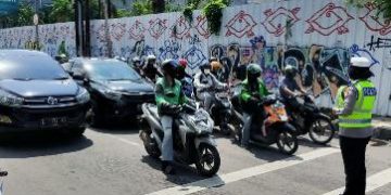 Satlantas Polres Ciko Ajak Pengendara Hening Cipta Sejenak