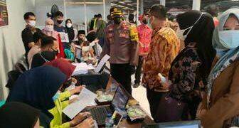 pedagang pasar divaksin