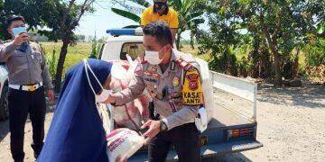 Warung Keliling Polres Ciko Sediakan Sembako