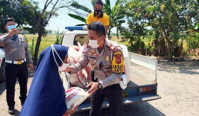 Warung Keliling Polres Ciko Sediakan Sembako